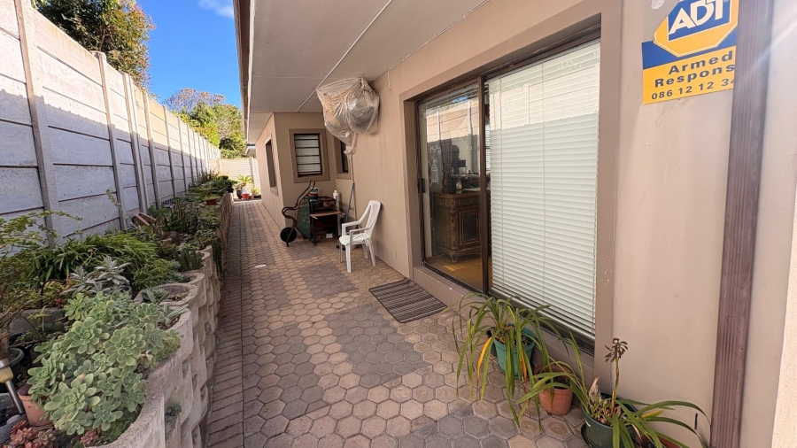 3 Bedroom Property for Sale in Reebok Western Cape